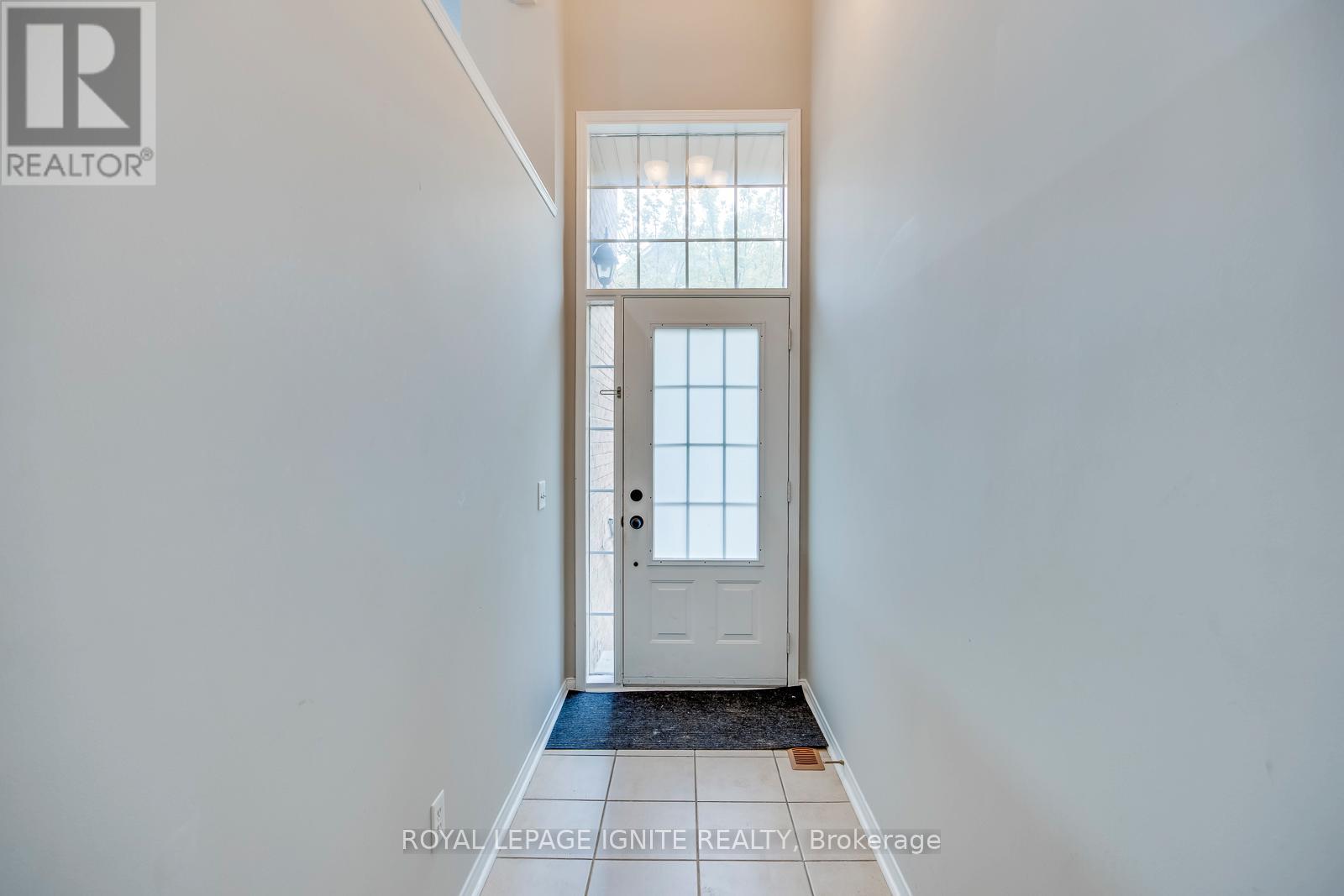 Row / Townhouse for Sale in 7086 FAIRMEADOW CRESCENT|Mississauga (Lisgar), Ontario L5N8R5 4