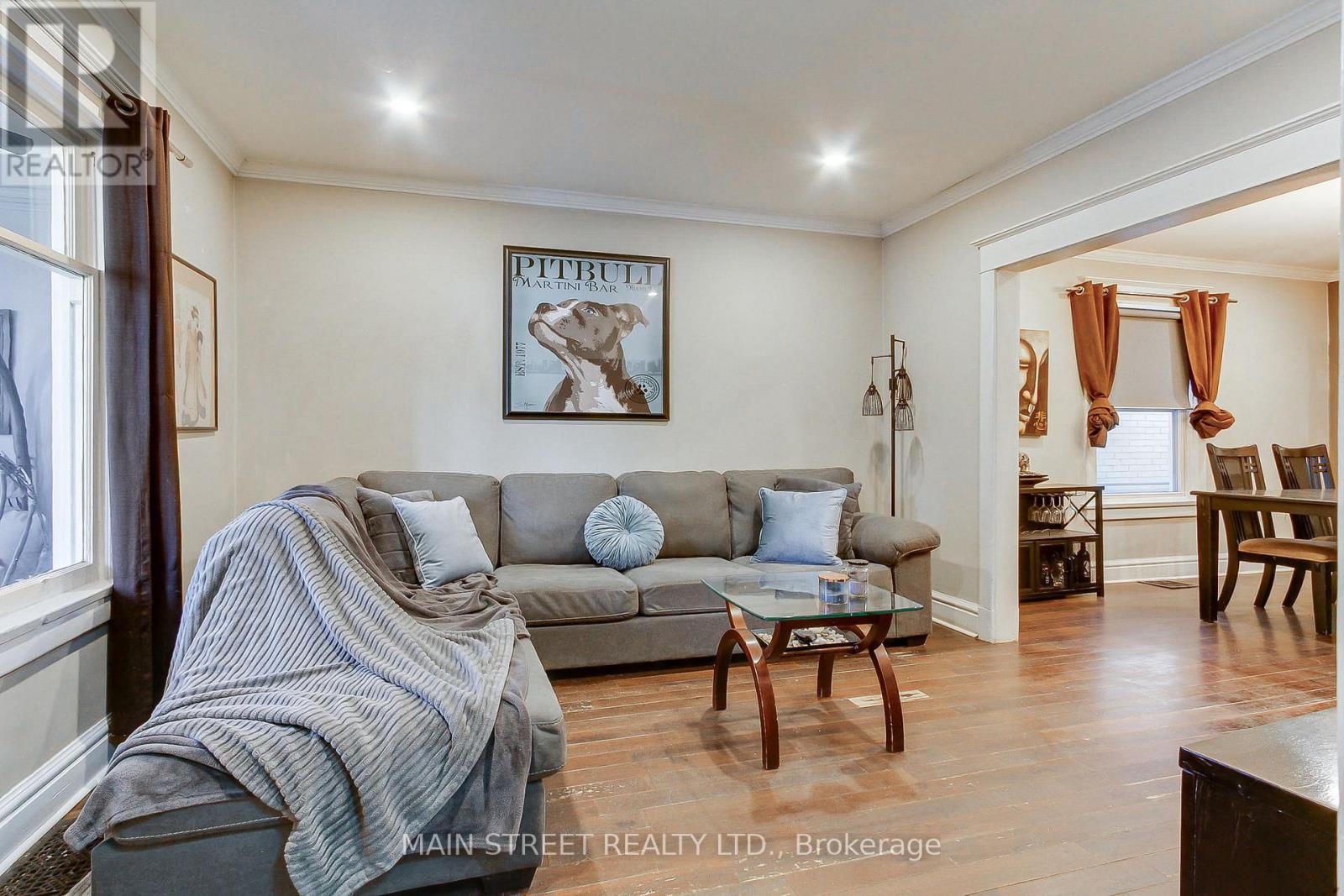For sale: 19 MACDONALD STREET, Toronto (Mimico), Ontario M8V1Y3