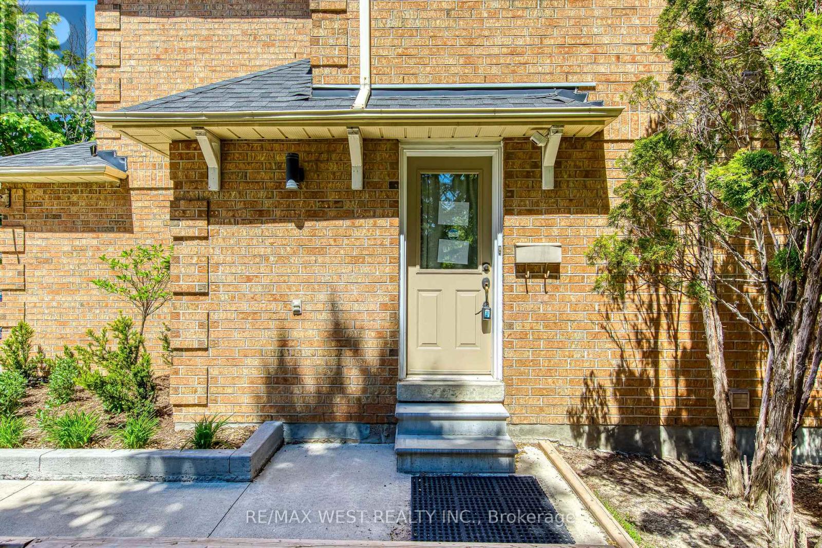 Row / Townhouse for Sale in 153 - 99 BRISTOL ROAD E|Mississauga (Hurontario), Ontario L4Z3P4 4