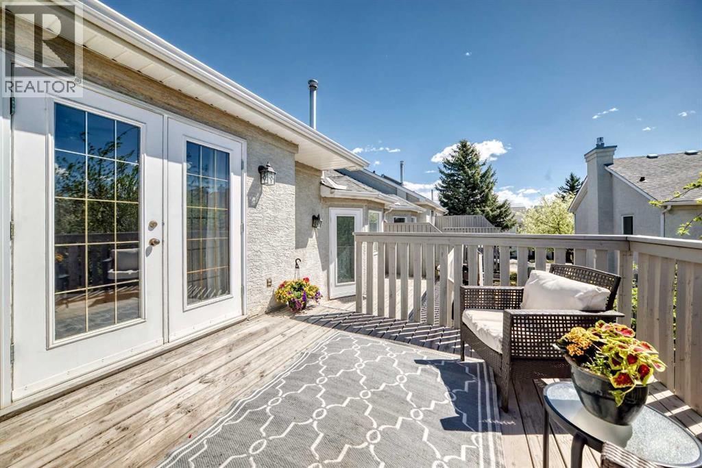 Row / Townhouse for Sale in 19 Sunlake Gardens SE|Calgary, Alberta T2X3G4 4