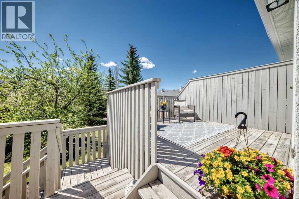 Row / Townhouse for Sale in 19 Sunlake Gardens SE|Calgary, Alberta T2X3G4 5