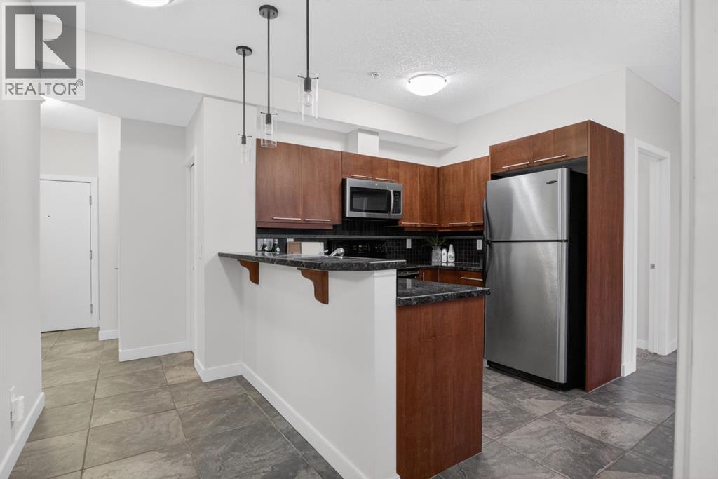 Apartment for Sale in 106, 2420 34 Avenue SW|Calgary, Alberta T2T2C8 3