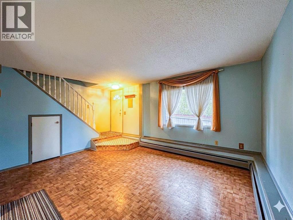 Row / Townhouse for Sale in 148, 3809 45 Street SW|Calgary, Alberta T3E3H4 4