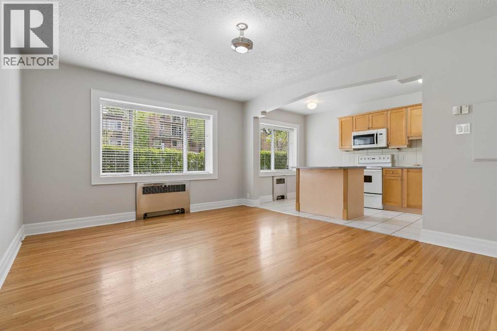 Apartment for Sale in 4, 330 19 Avenue SW|Calgary, Alberta T2S0C9 2