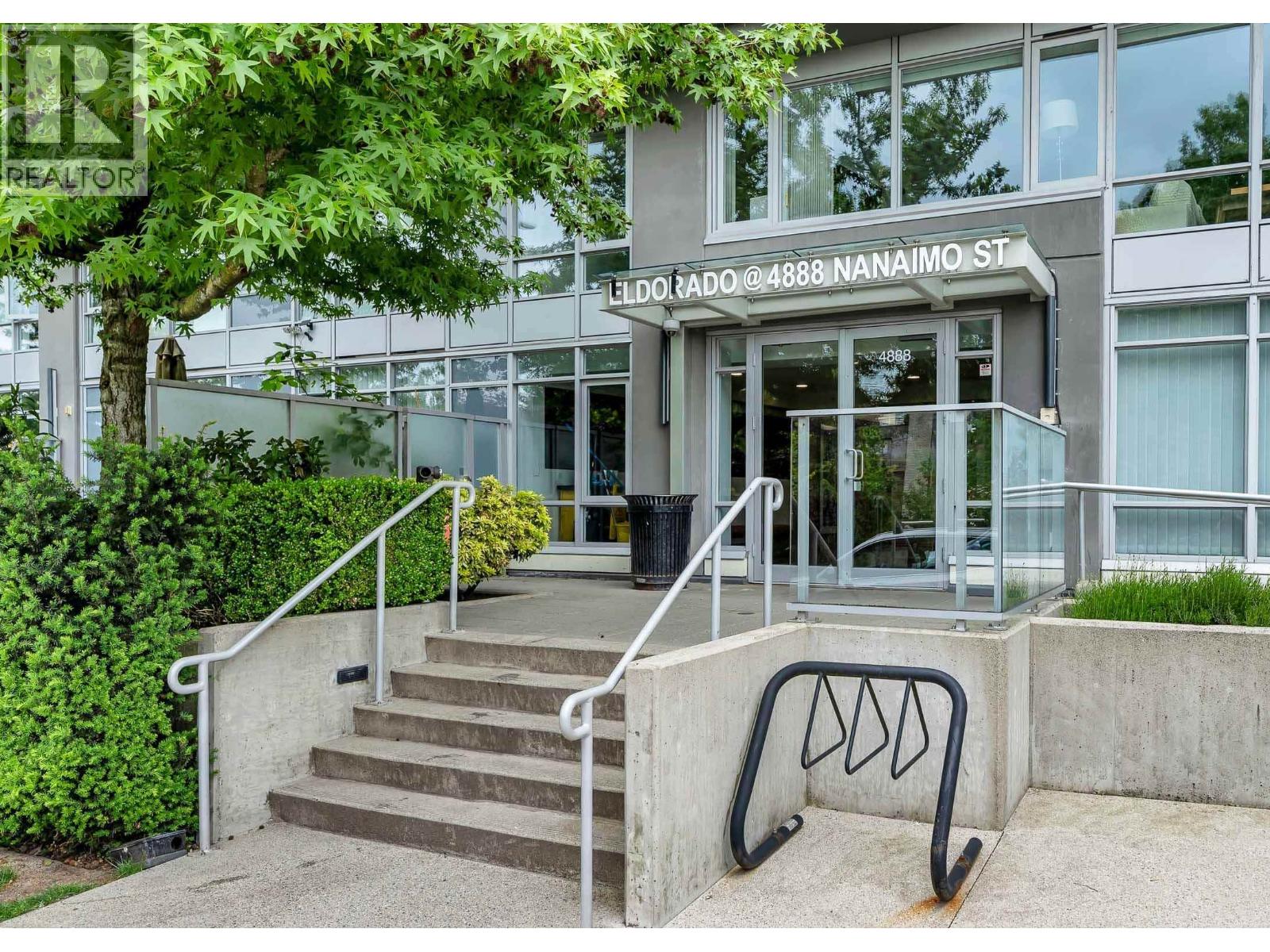 201 4888 NANAIMO STREET|Vancouver, British Columbia V5N0B5
