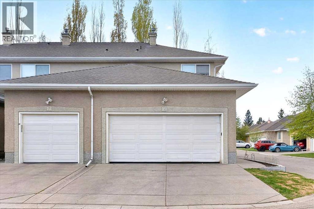 Row / Townhouse for Sale in 15 Cedarview Mews|Calgary, Alberta T2W6H8 2
