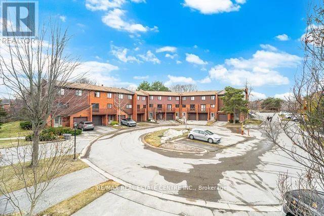 Row / Townhouse for Sale in 85 - 4165 FIELDGATE DRIVE|Mississauga (Rathwood), Ontario L4W2M9 3