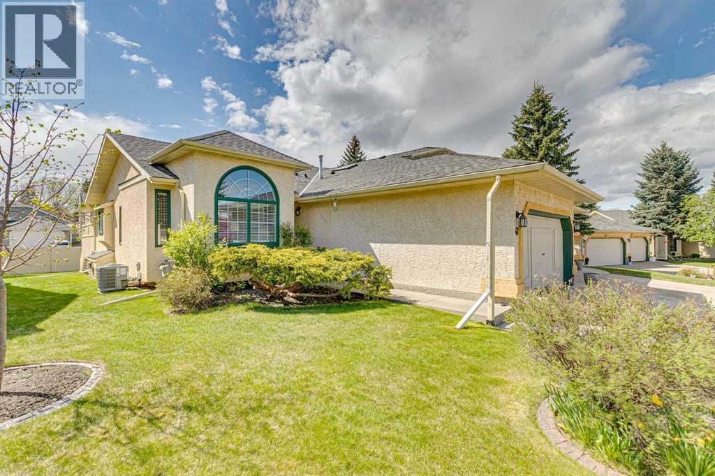 Duplex for Sale in 47 Sunlake Close SE|Calgary, Alberta T2X3H2