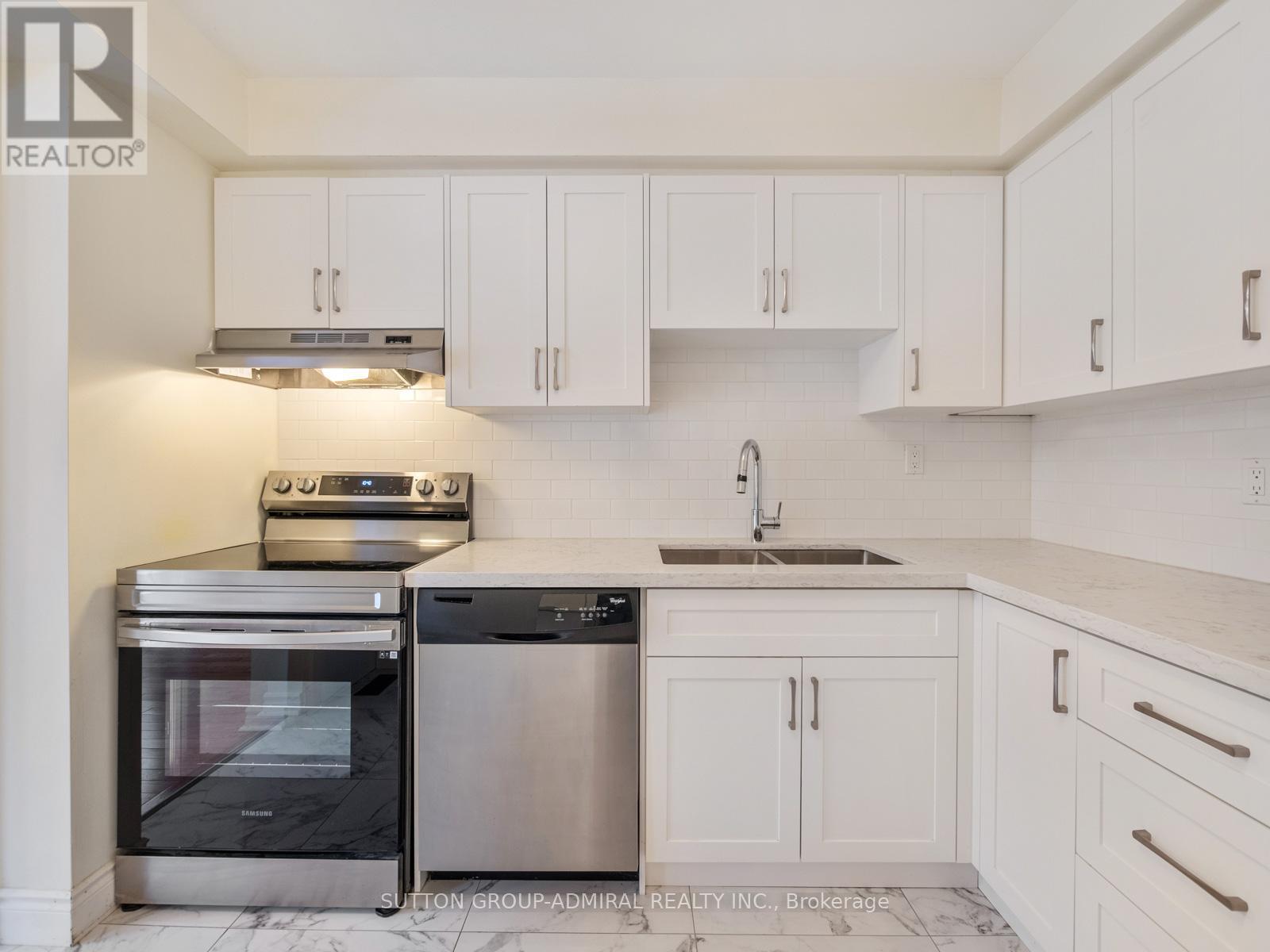 Row / Townhouse for Sale in #60 - 385 THE EAST MALL|Toronto (Islington-City Centre West), Ontario M9B6J4 5