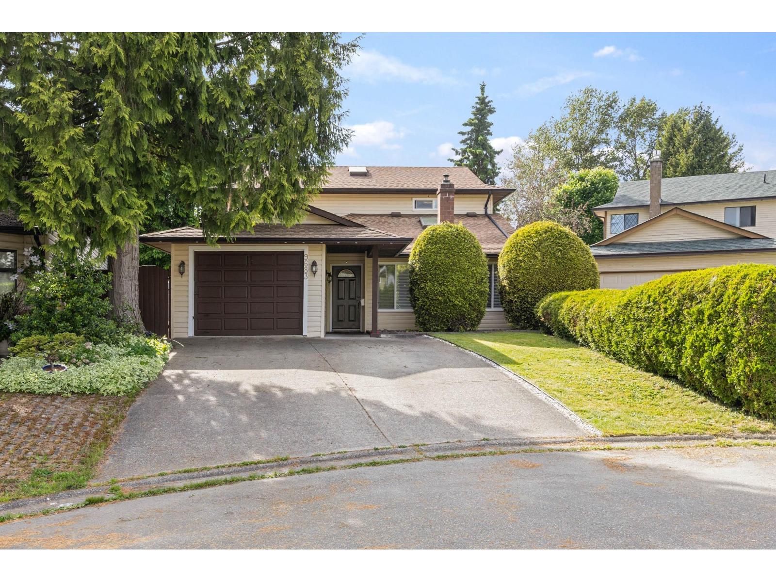 NHページ For sale: 9683 155B STREET, Surrey, British Columbia V3R7N9