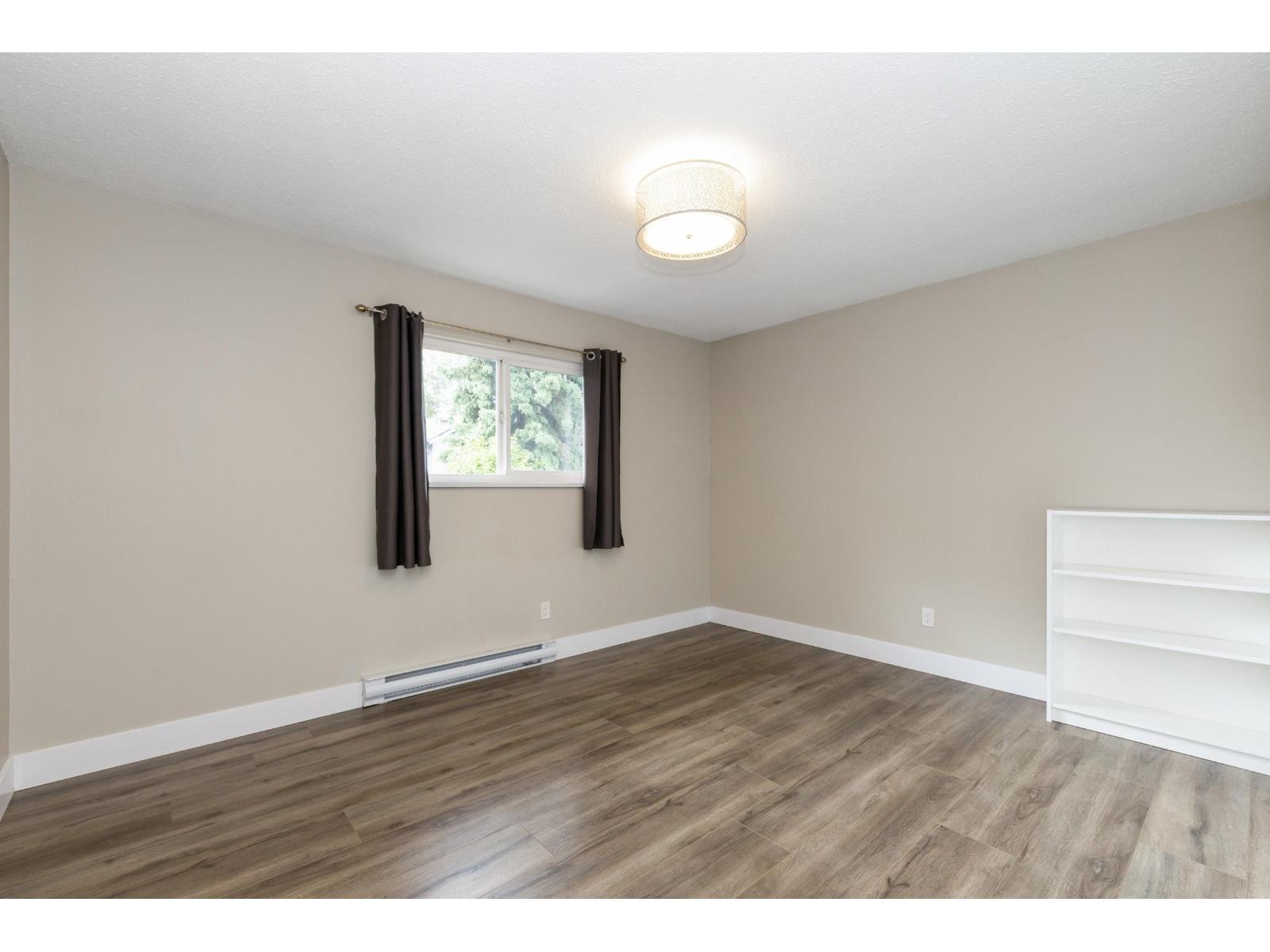 For sale: 9683 155B STREET, Surrey, British Columbia V3R7N9