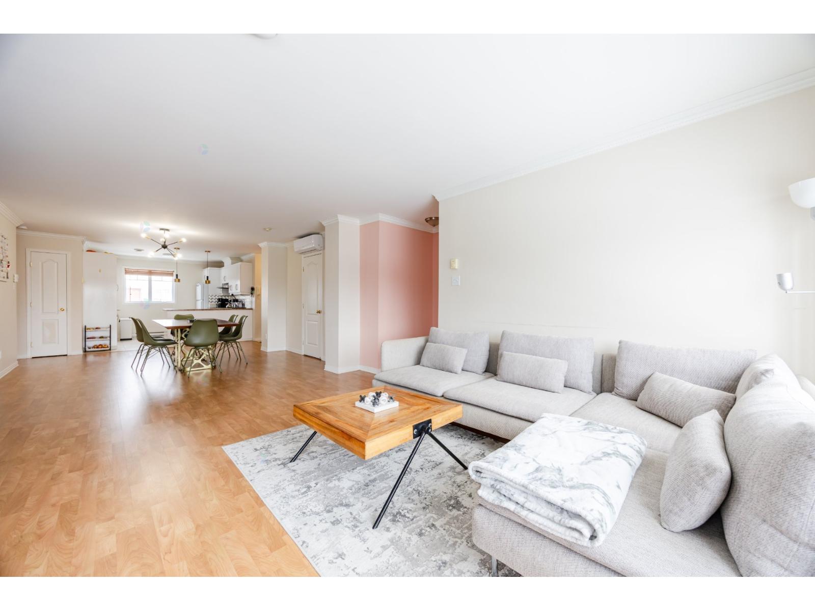 7245 Rue du Chardonneret, #5, Brossard, Quebec J4Z0A4