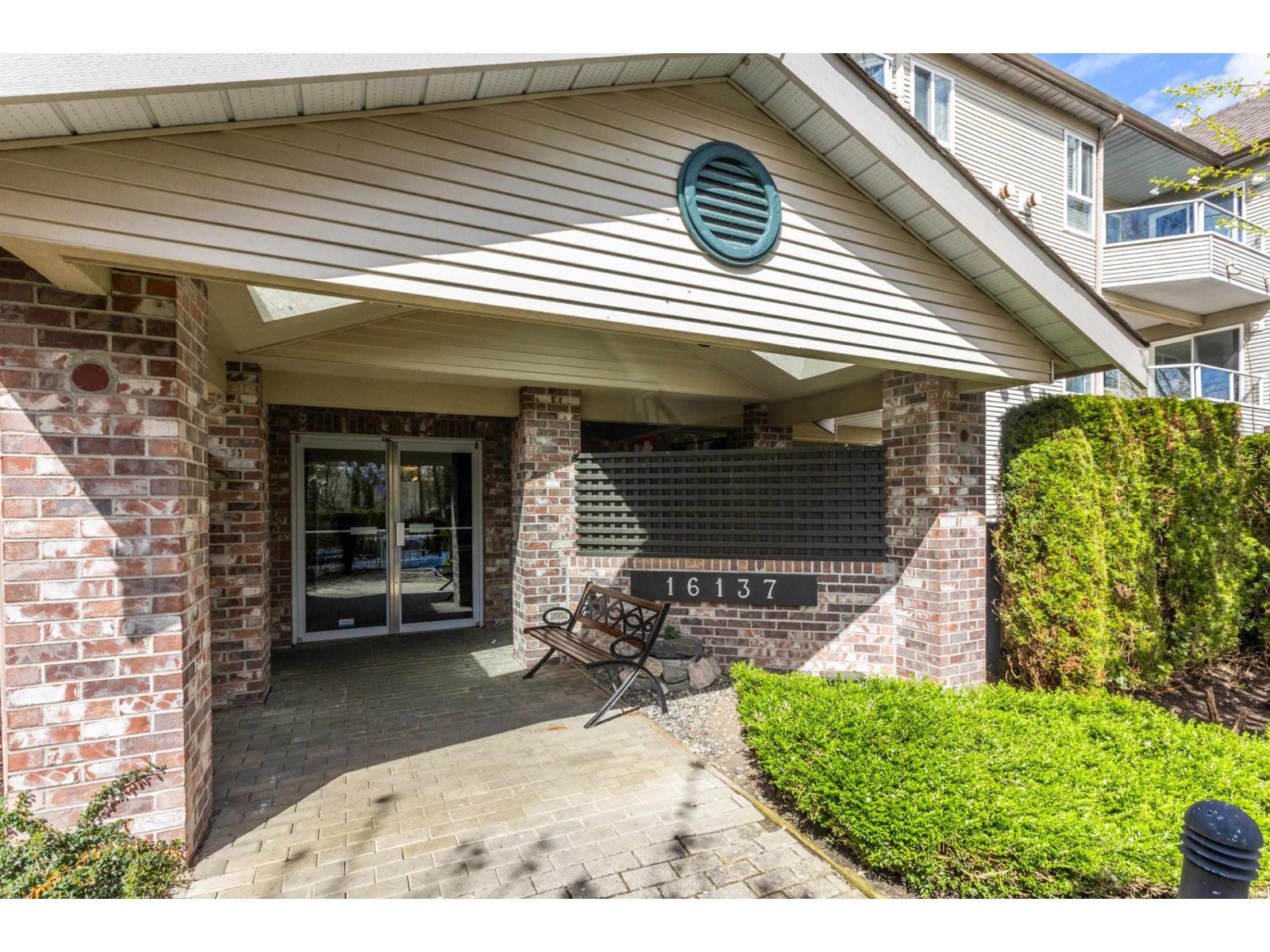 For sale: 307 16137 83 AVENUE, Surrey, British Columbia V4N0N1