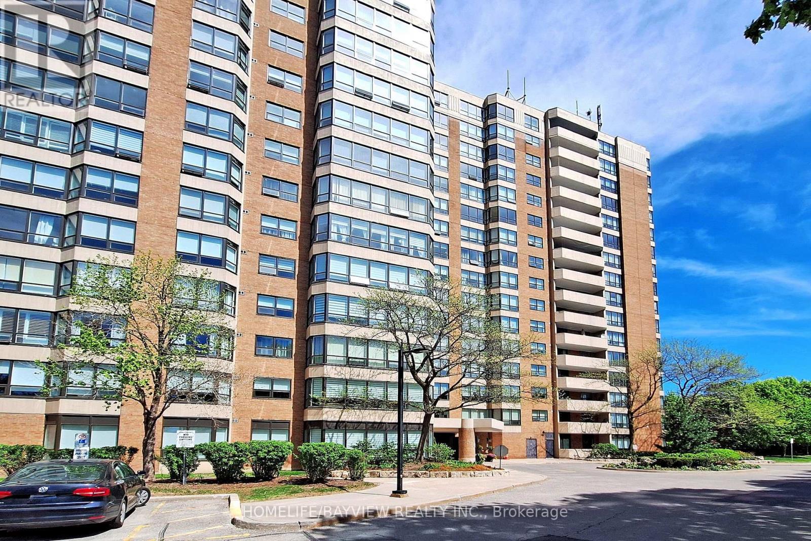 902 - 7601 BATHURST STREET