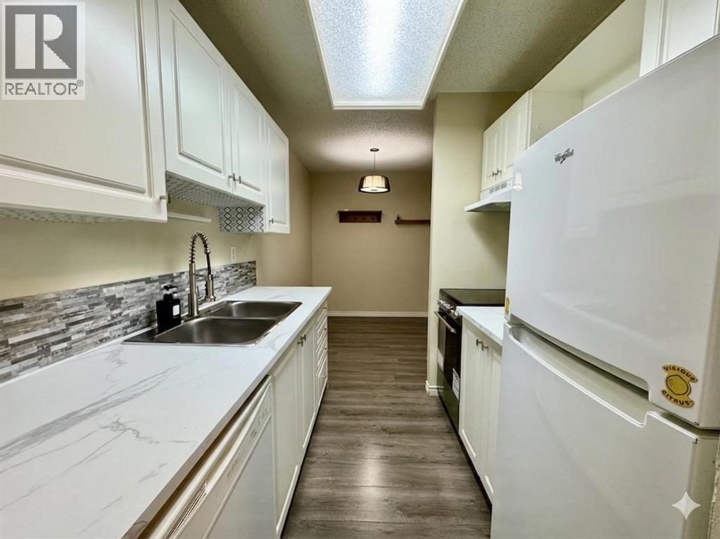 Apartment for Sale in 83E, 231 Heritage Drive SE|Calgary, Alberta T2H1N1 3