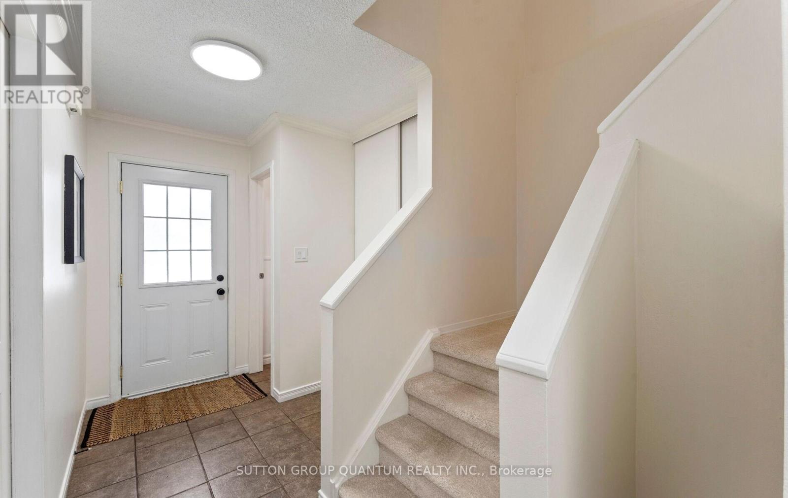 Row / Townhouse for Sale in 94 - 2766 FOLKWAY DRIVE|Mississauga (Erin Mills), Ontario L5L3M3 4