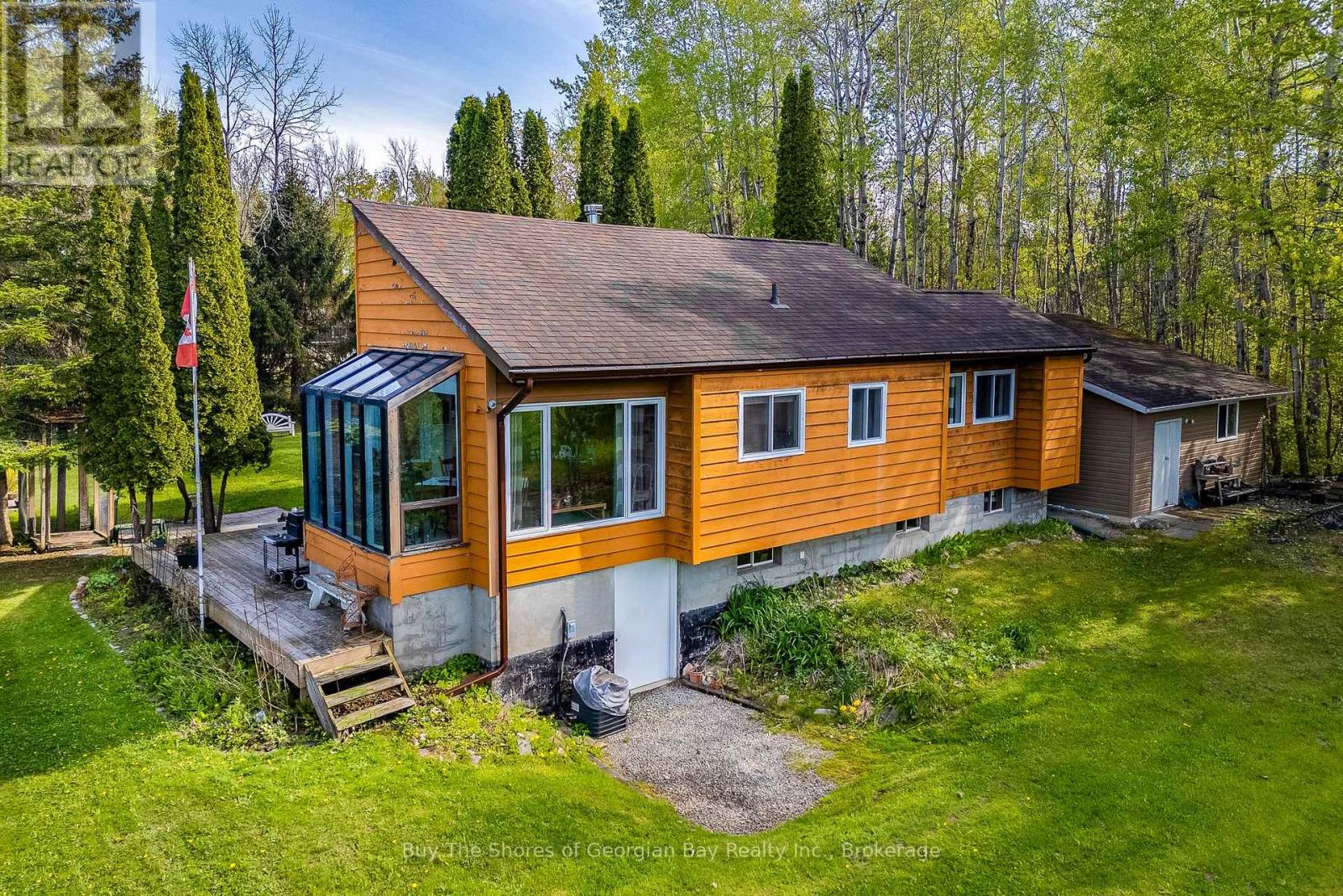 For sale: 13 CRESCENT DRIVE, Tay, Ontario L0K2A0 - S13162450