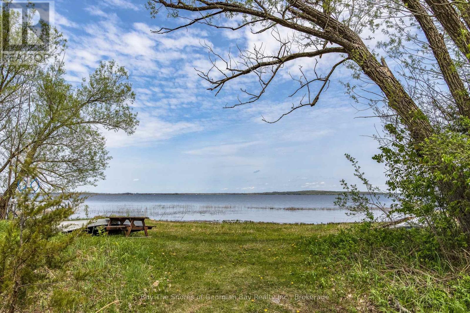 For sale: 13 CRESCENT DRIVE, Tay, Ontario L0K2A0 - S13162450