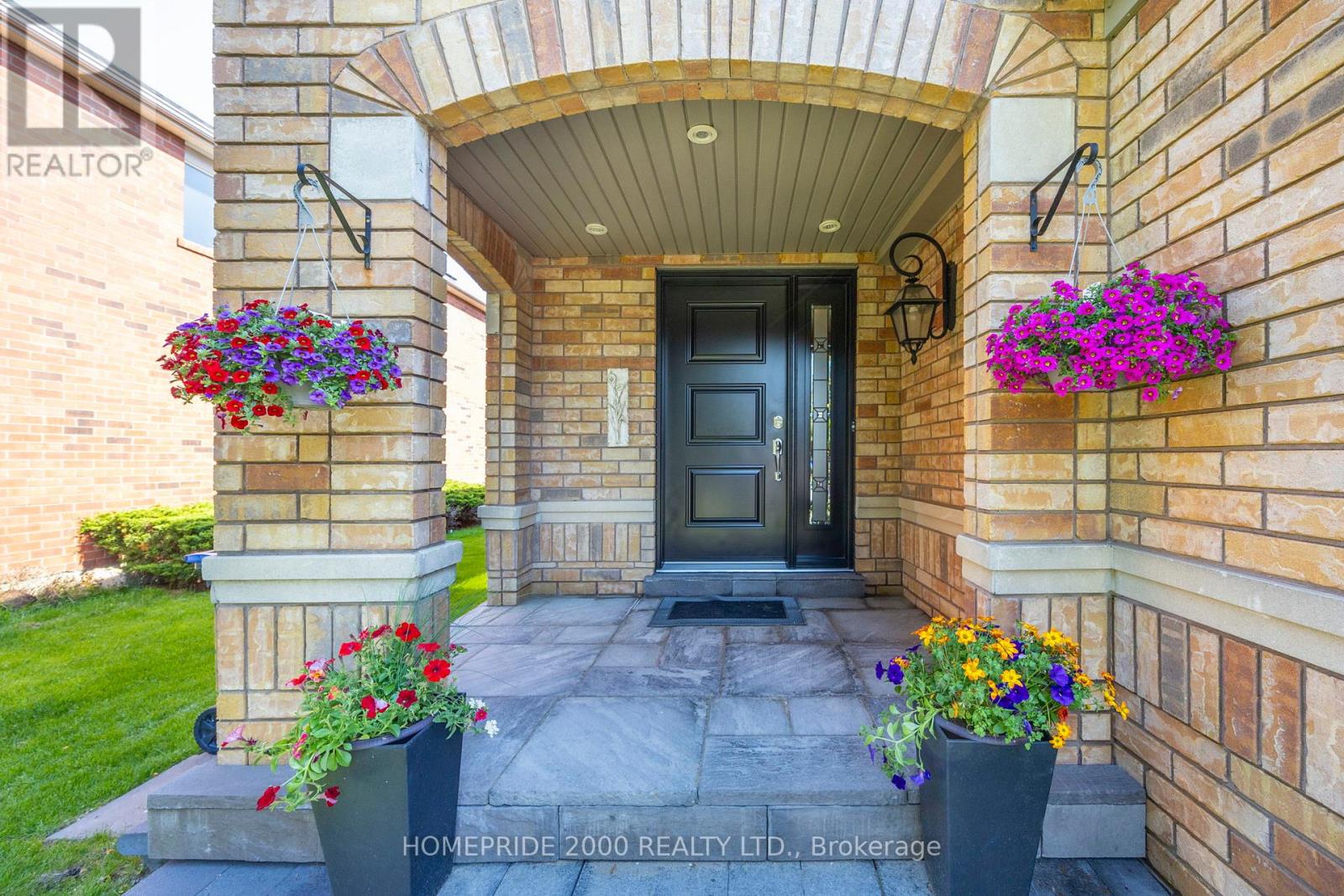 Row / Townhouse for Sale in 5859 CHALFONT CRESCENT|Mississauga (Churchill Meadows), Ontario L5M6K4 2