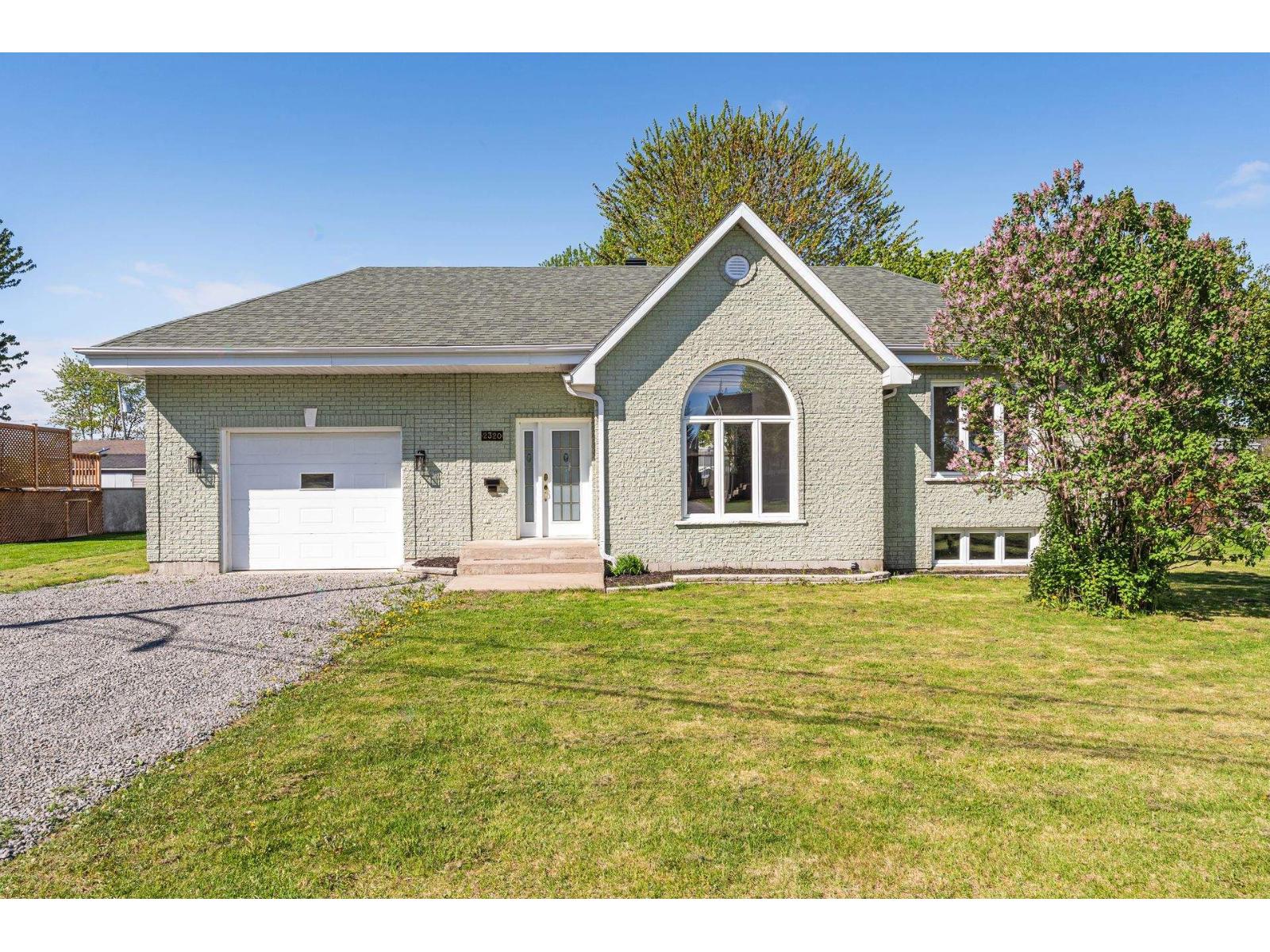 2320 Rue François-Xavier-Gagné, Nicolet, Quebec J3T1G5