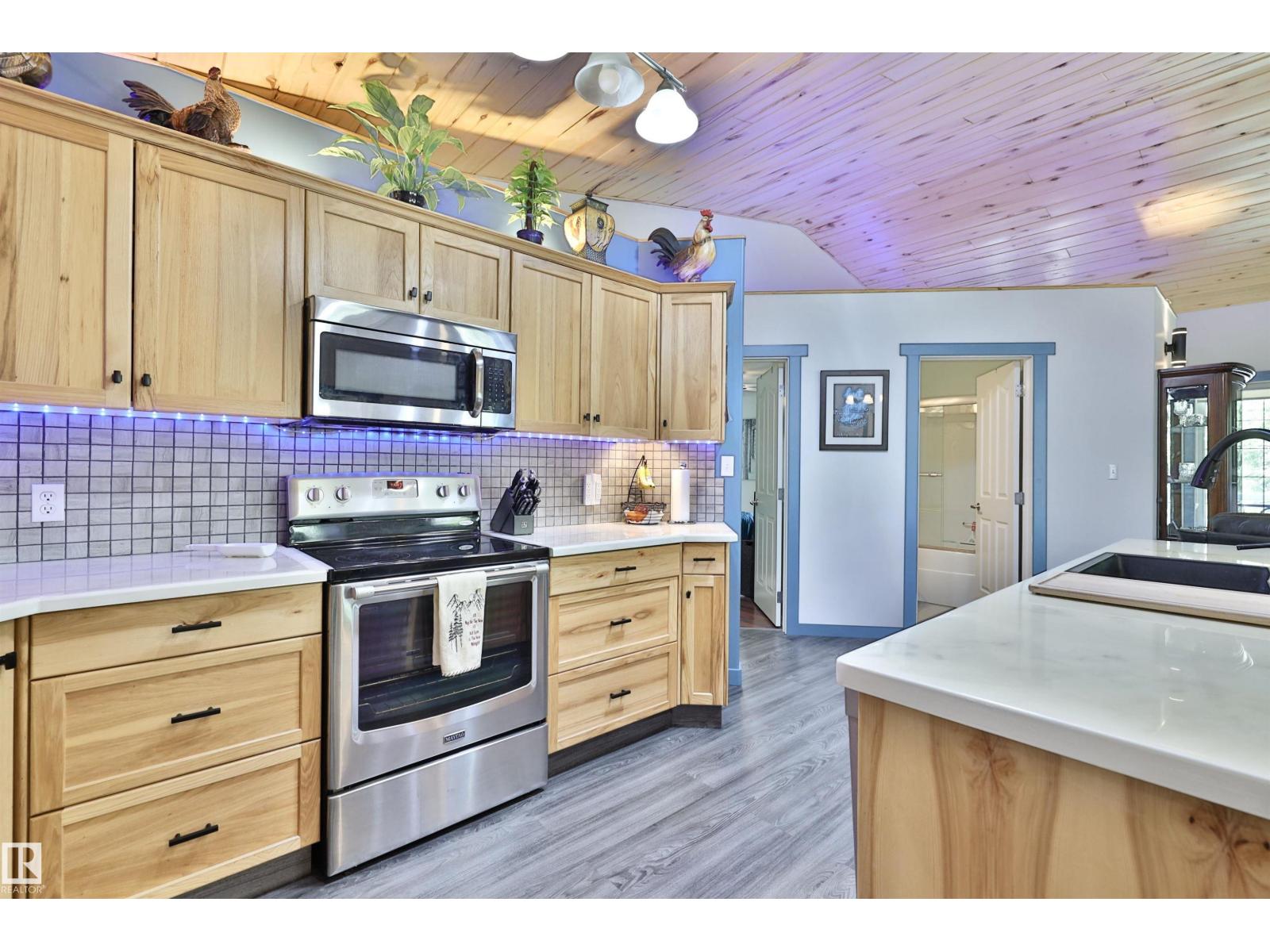 For sale: 5502 39 ST, Rural Wetaskiwin County, Alberta T0C2C0