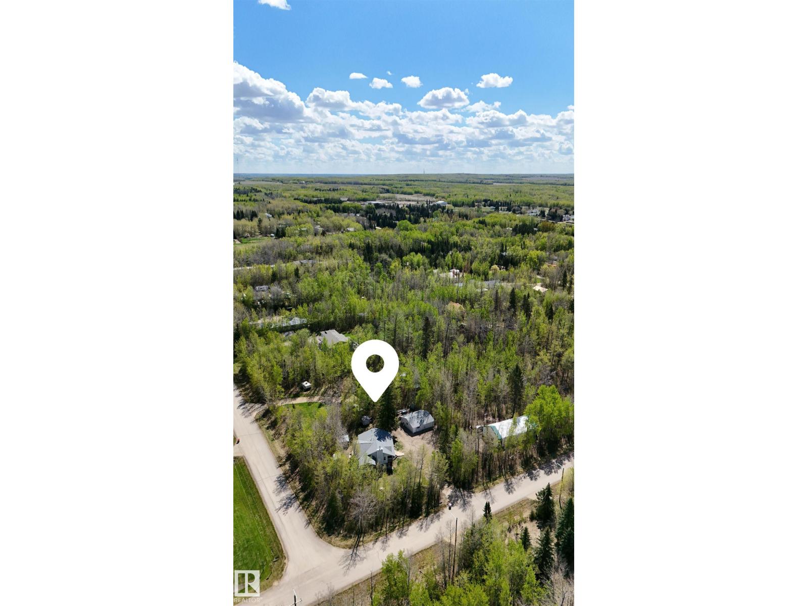 For sale: 5502 39 ST, Rural Wetaskiwin County, Alberta T0C2C0