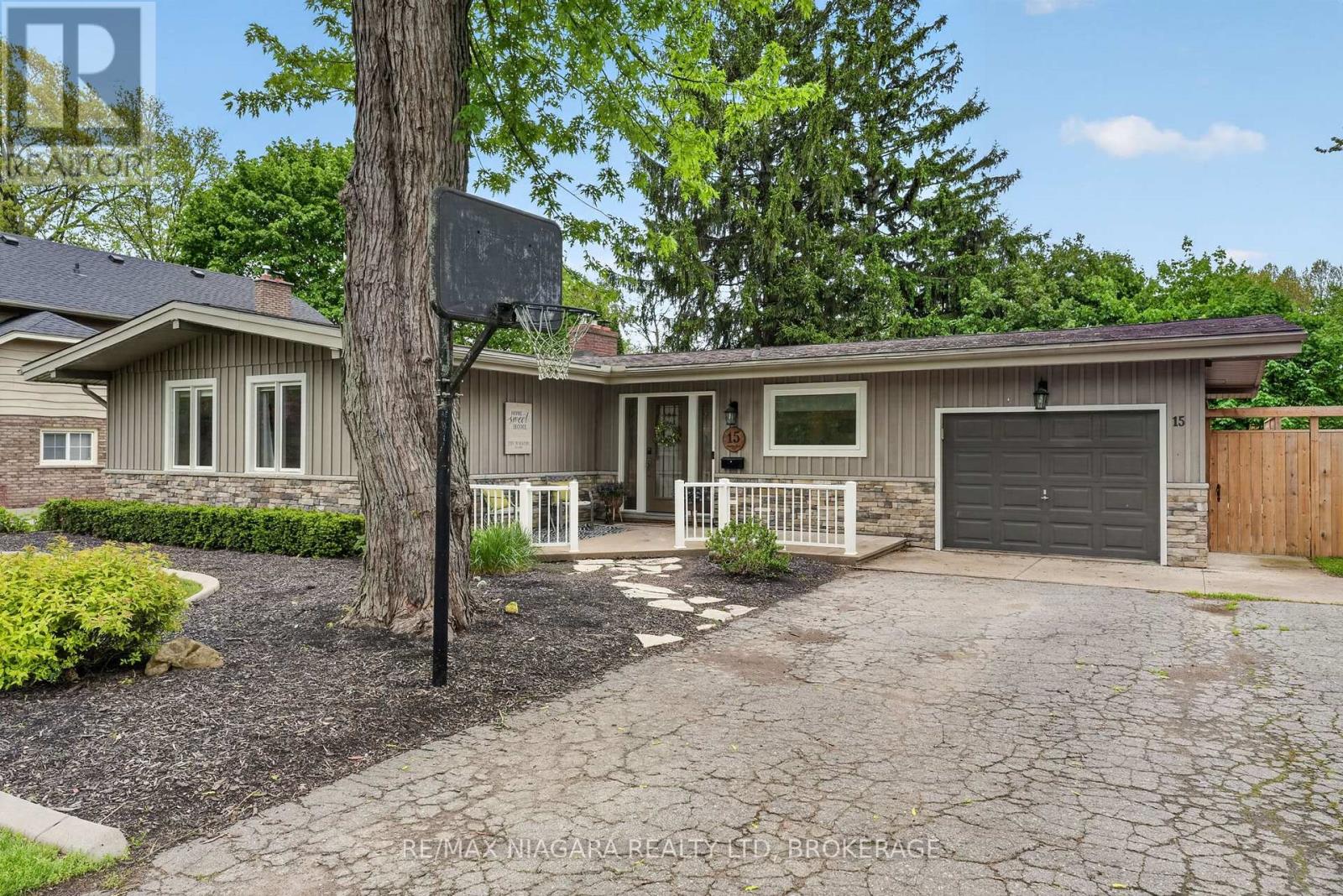 For sale: 15 CROSS HILL ROAD, Pelham (Fonthill), Ontario L3E0J3