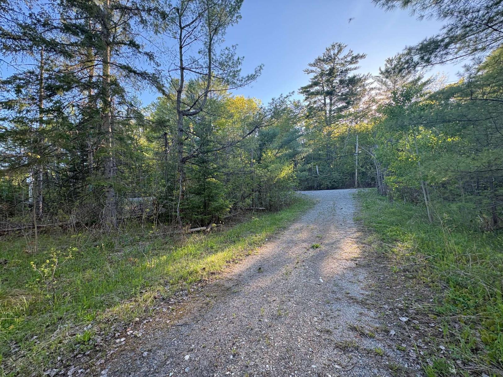 For sale: Ch. de la Rivière, Chelsea, Quebec J9B2M4 - 21045472 | REALTOR.ca