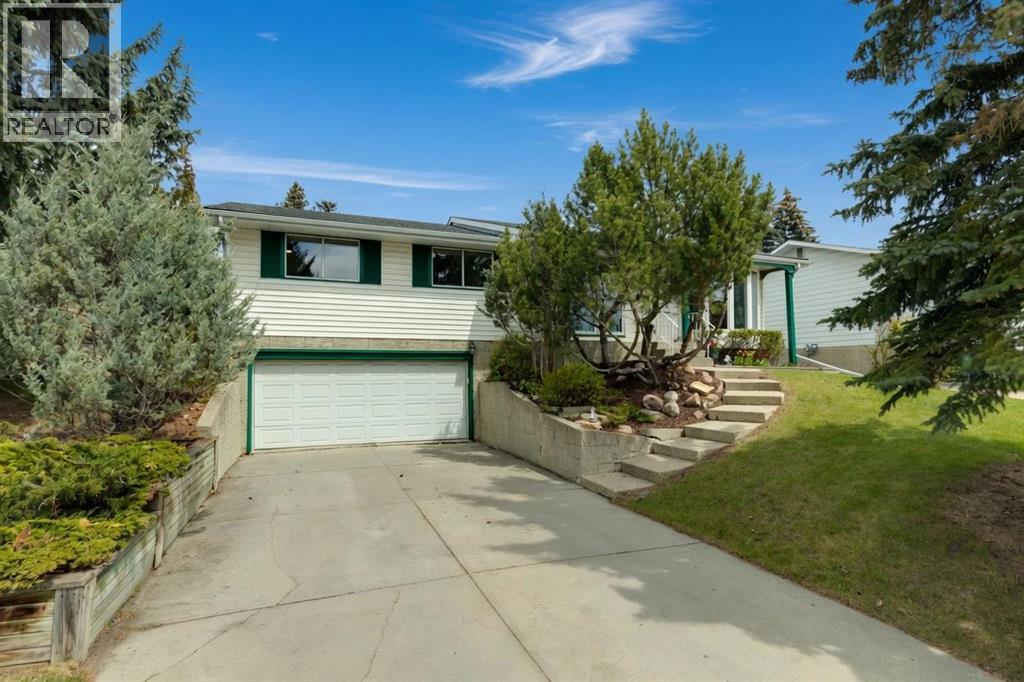 House for Sale in 119 Dalhurst Way NW|Calgary, Alberta T3A1P1