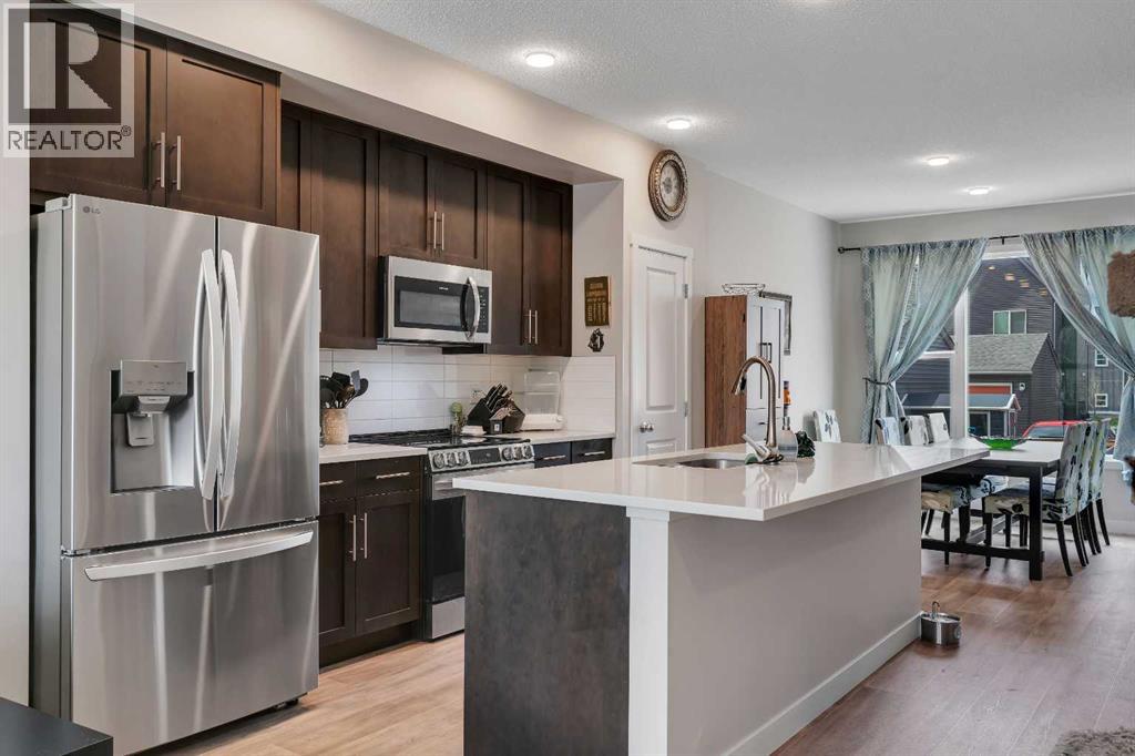 Row / Townhouse for Sale in 76 Carrington Boulevard NW|Calgary, Alberta T3P1K6