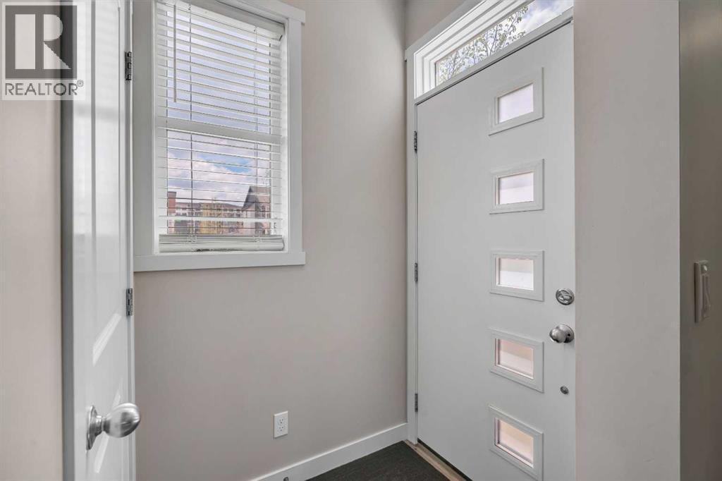 Row / Townhouse for Sale in 76 Carrington Boulevard NW|Calgary, Alberta T3P1K6 4