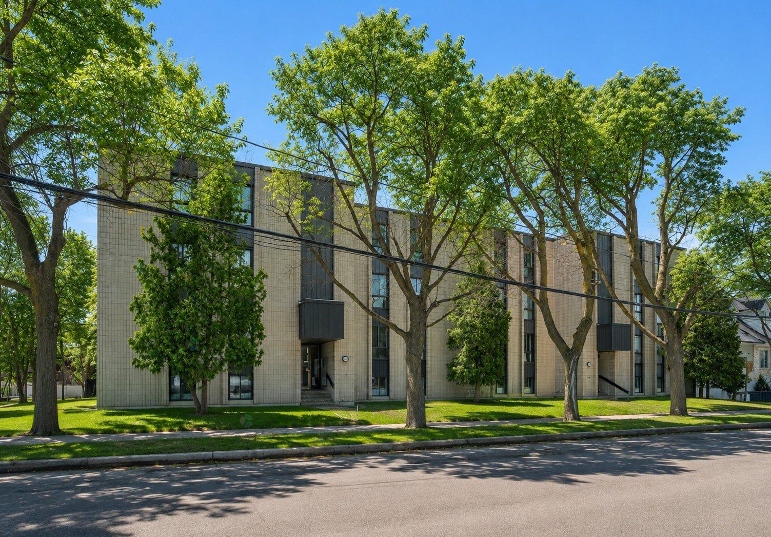 1836 Rue Montarville, #8, Longueuil (Le Vieux-Longueuil), Quebec J4J3H6