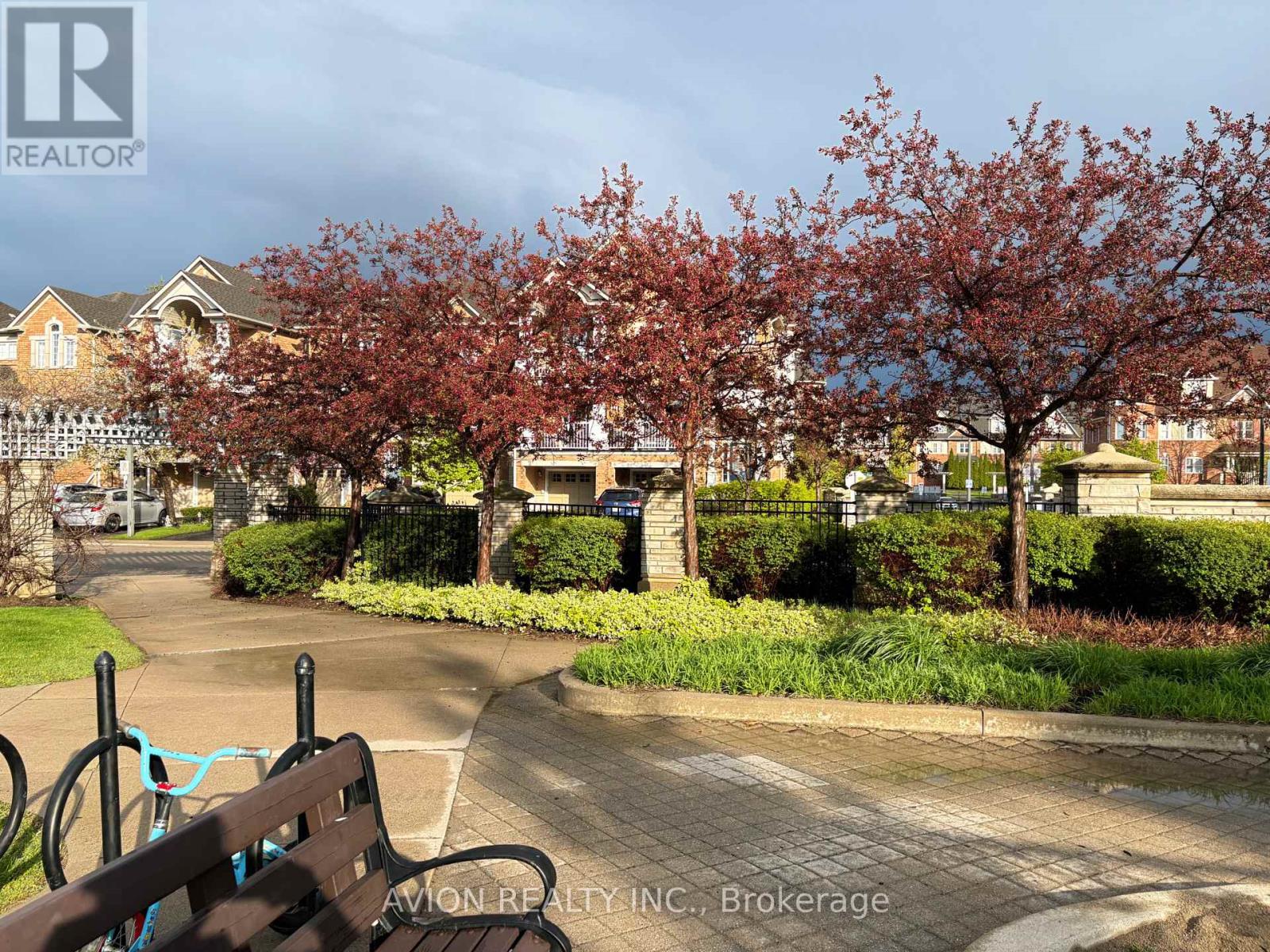Row / Townhouse for Sale in 6 - 601 SHORELINE DRIVE|Mississauga (Cooksville), Ontario L5B4K6 2