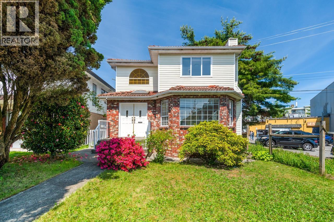 2547 E 34TH AVENUE|Vancouver, British Columbia V5R2T1