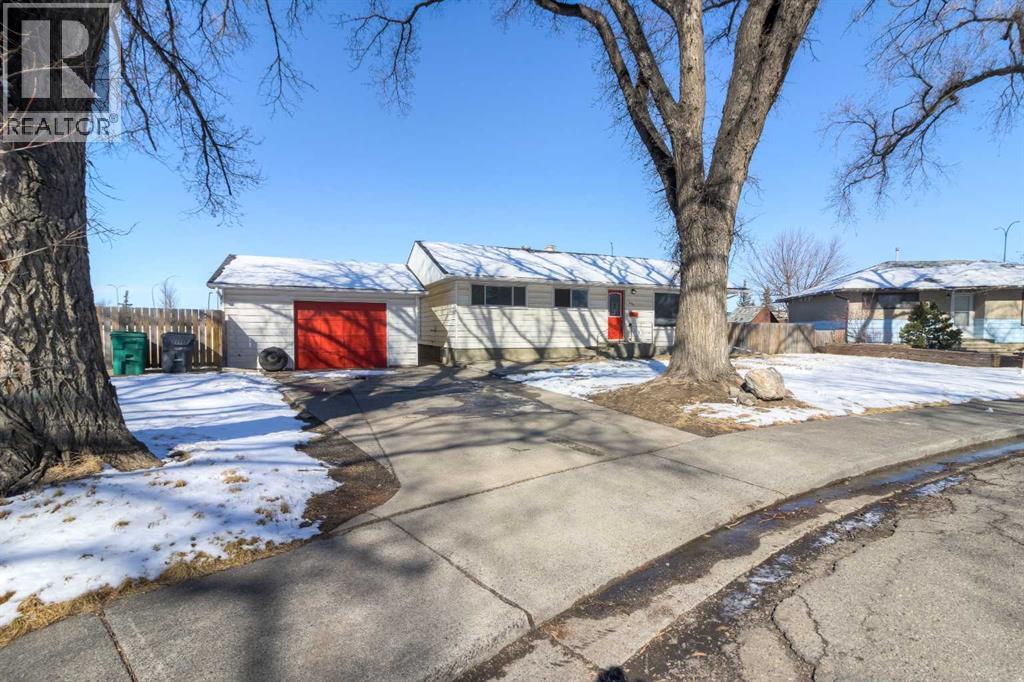 220 23 Street S, Lethbridge, Alberta T1J3M6