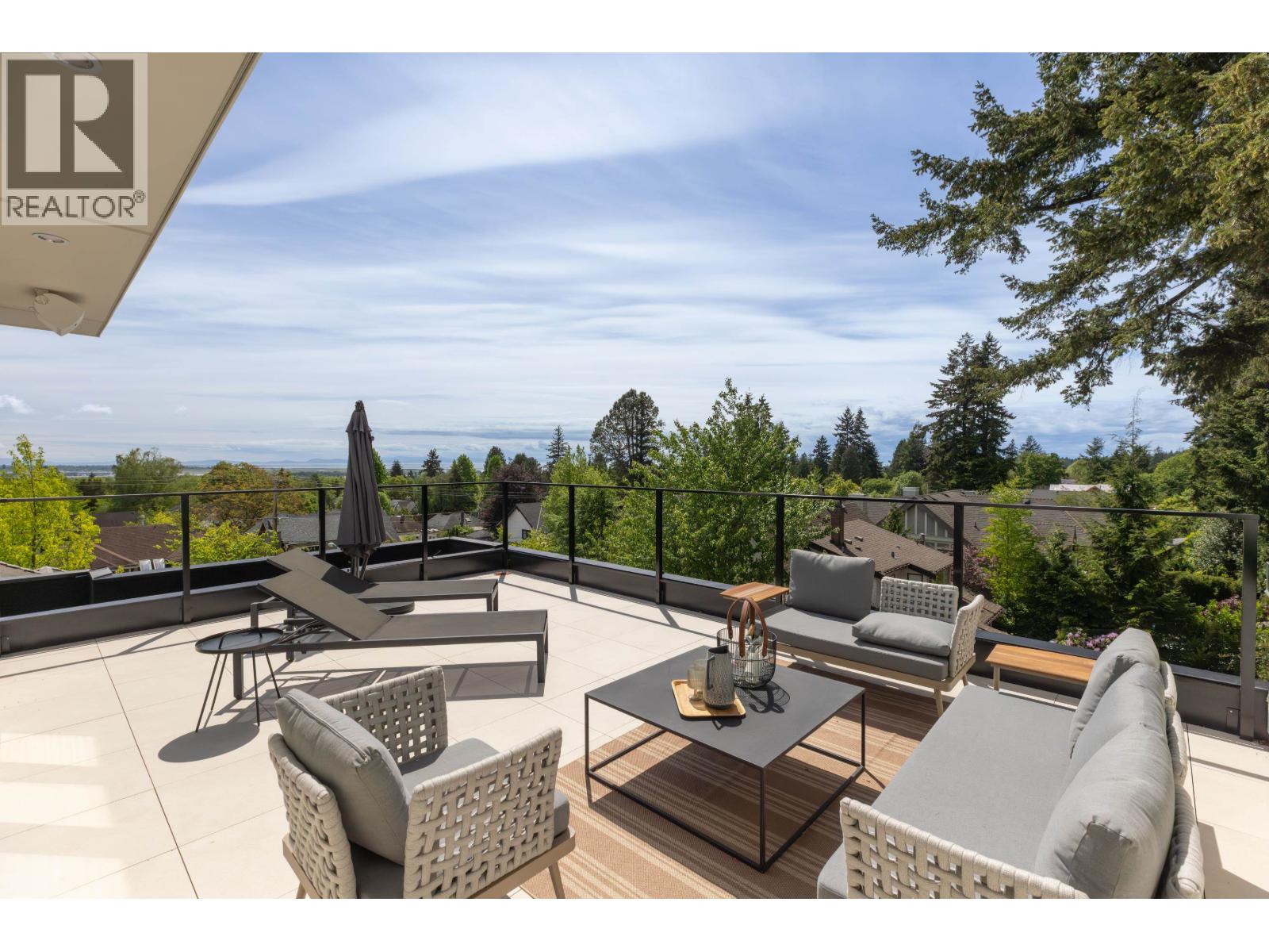 2 5061 BLENHEIM STREET|Vancouver, British Columbia V6N1N6