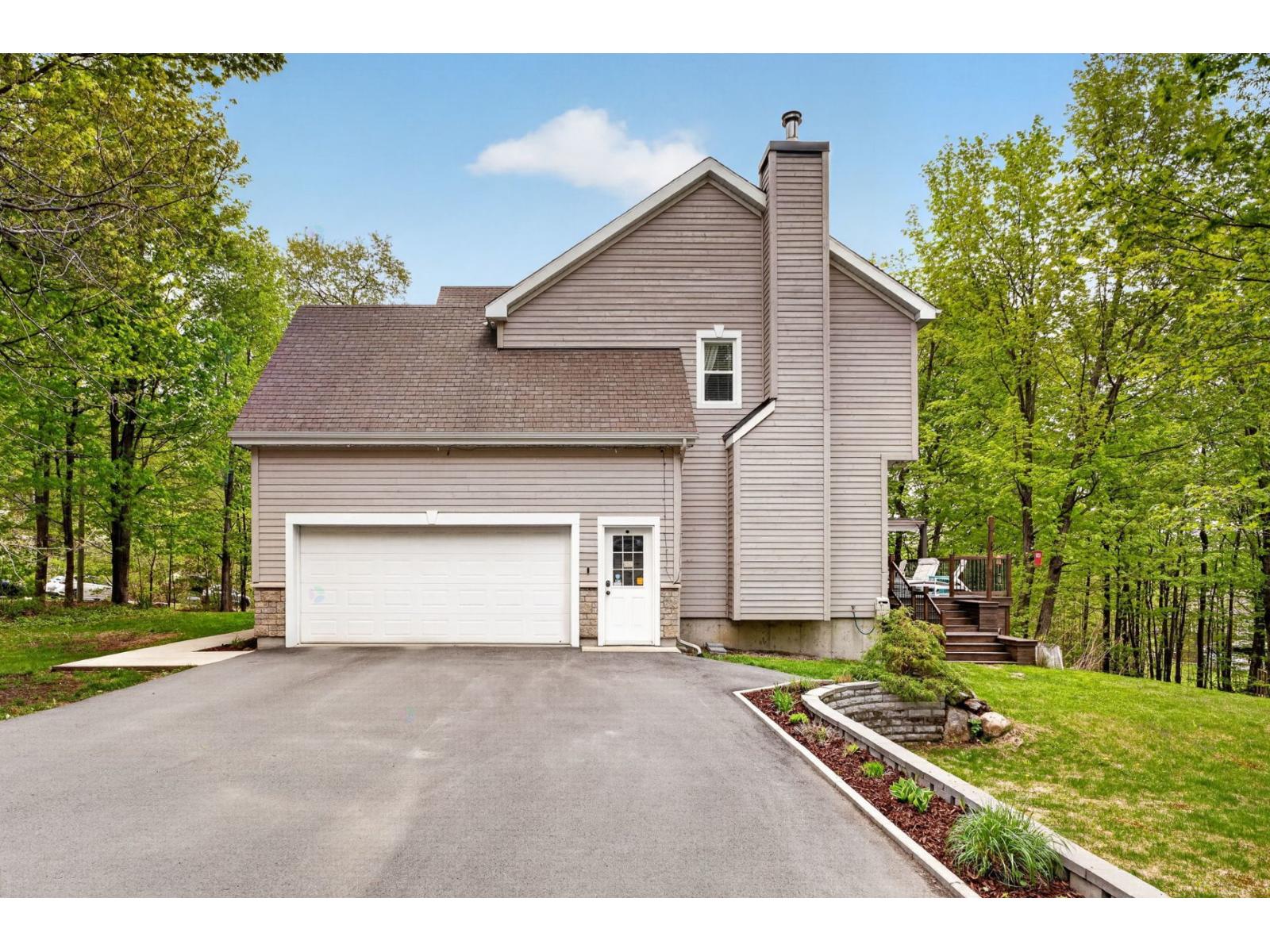 For sale: 62 Ch. du Coteau, L'Ange-Gardien, Quebec J8L0J9