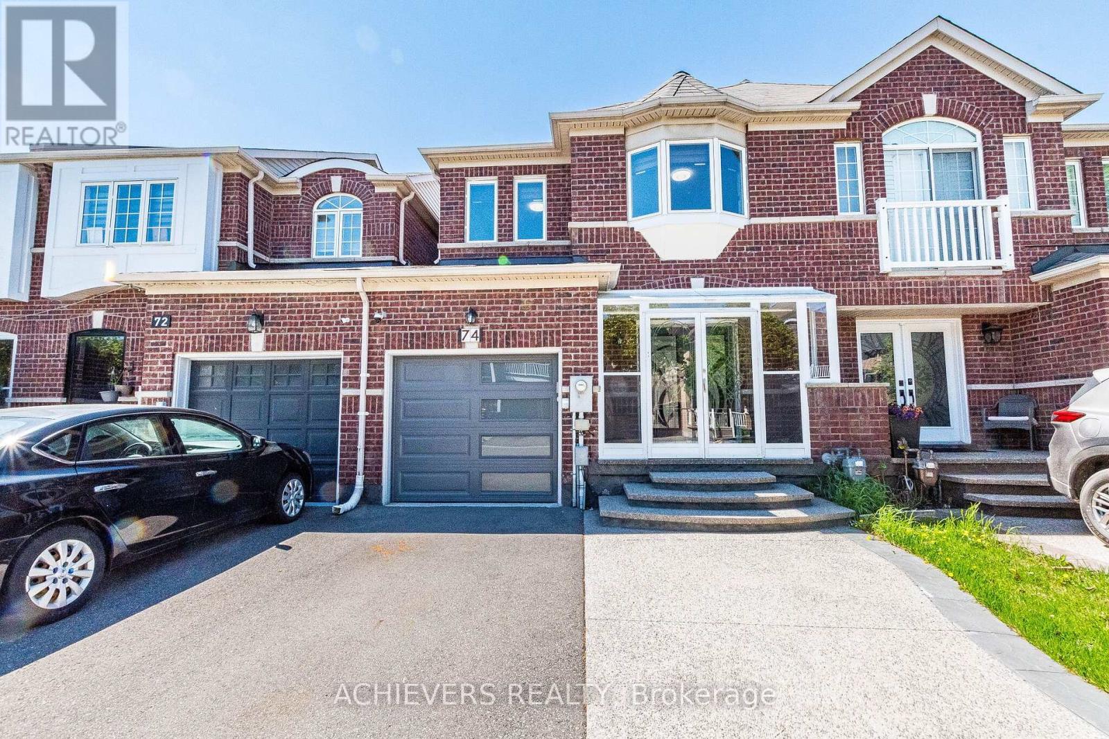 Row / Townhouse for Sale in 74 CHARCOAL WAY|Brampton (Bram West), Ontario L6Y5R9 2
