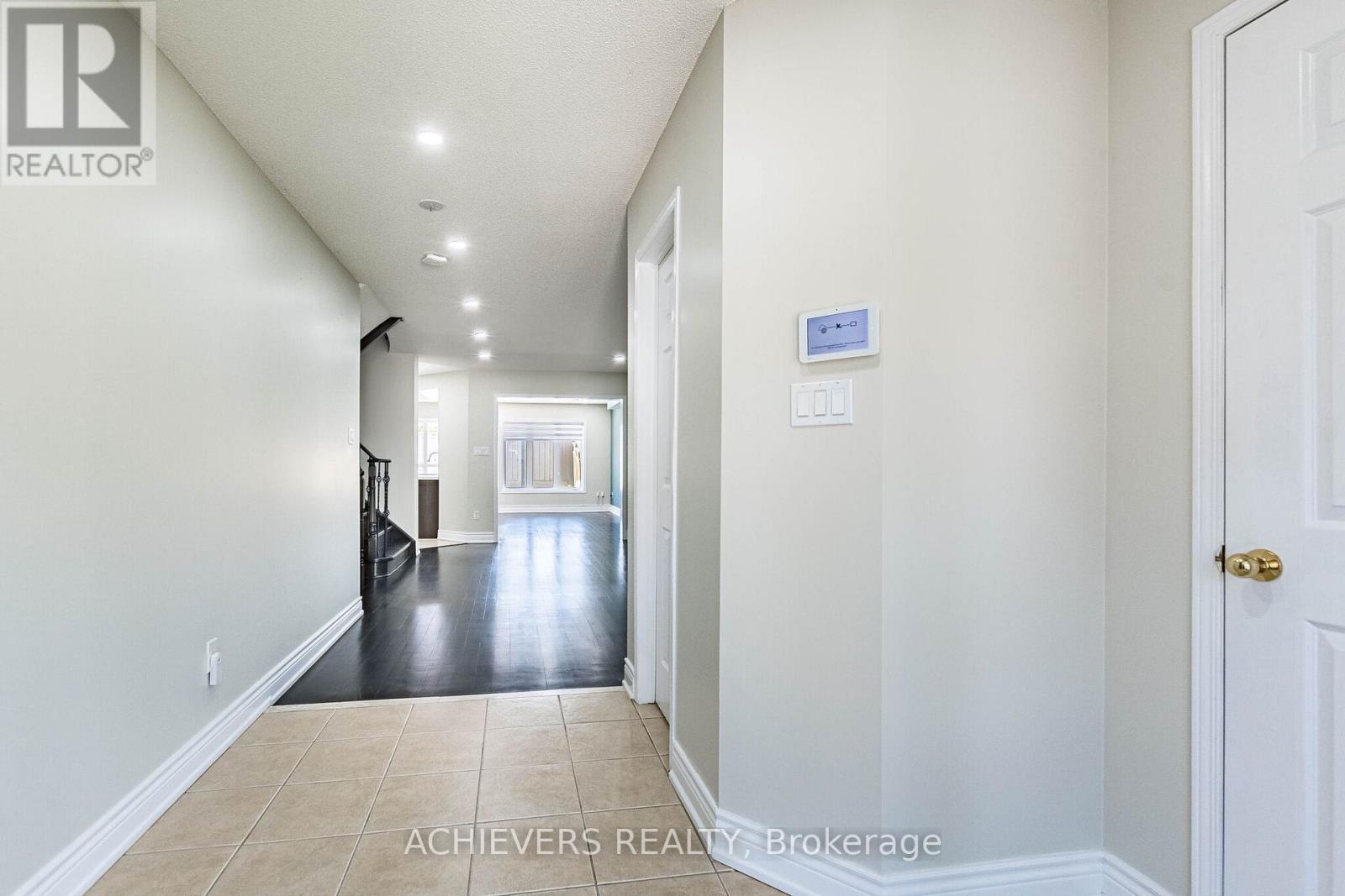 Row / Townhouse for Sale in 74 CHARCOAL WAY|Brampton (Bram West), Ontario L6Y5R9 4