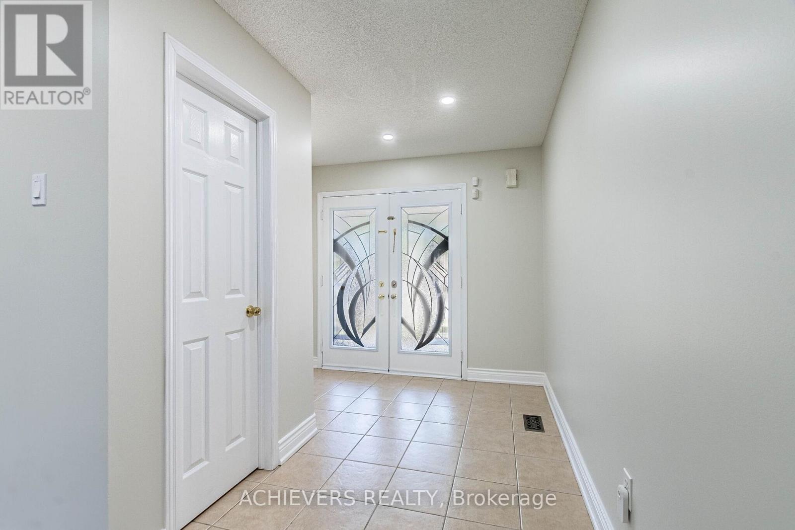 Row / Townhouse for Sale in 74 CHARCOAL WAY|Brampton (Bram West), Ontario L6Y5R9 5