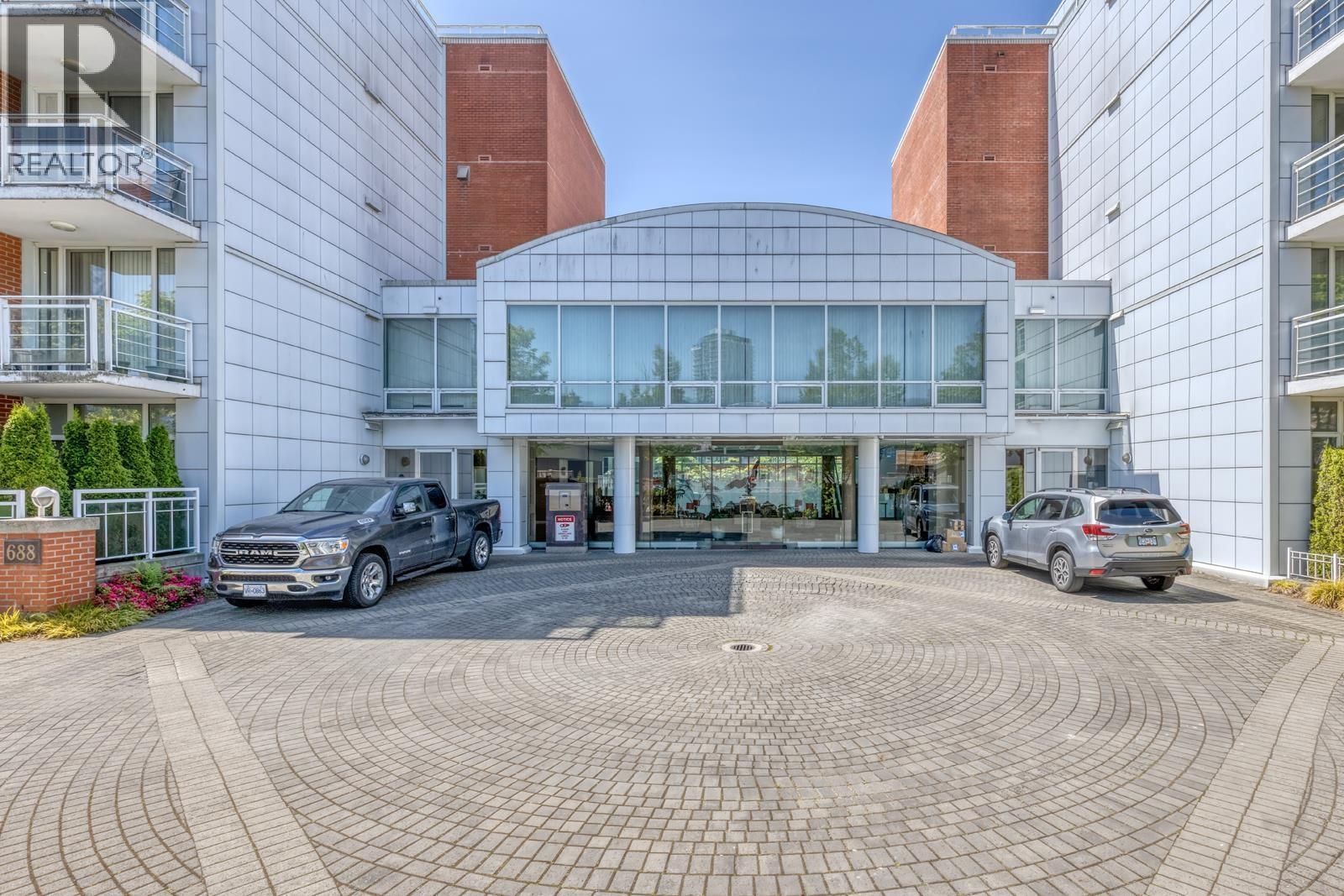 403 688 FAIRCHILD ROAD|Vancouver, British Columbia V5Z4P7