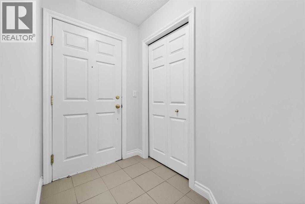 Apartment for Sale in 208, 630 10 Street NW|Calgary, Alberta T2N1W3 4