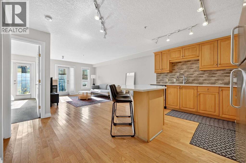 Apartment for Sale in 208, 630 10 Street NW|Calgary, Alberta T2N1W3 5