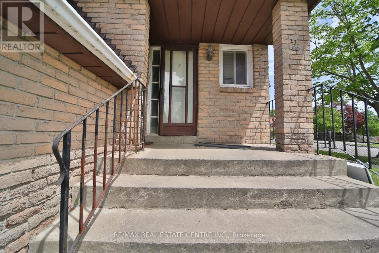 For rent: 2 ROEHAMPTON CRESCENT, Brampton (Brampton South