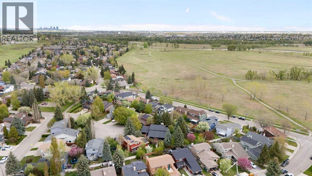 House for Sale in 14207 Deer Run Boulevard SE|Calgary, Alberta T2J6J3 3