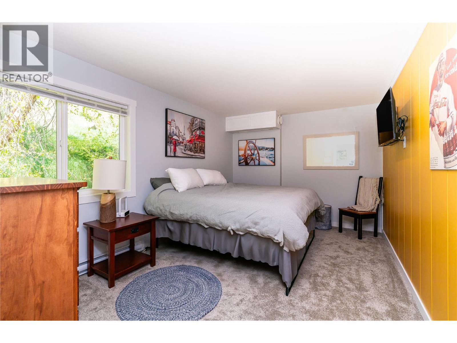 【R20862】PLACE For sale: 5190 Robinson Place, Peachland, British Columbia V0H1X1