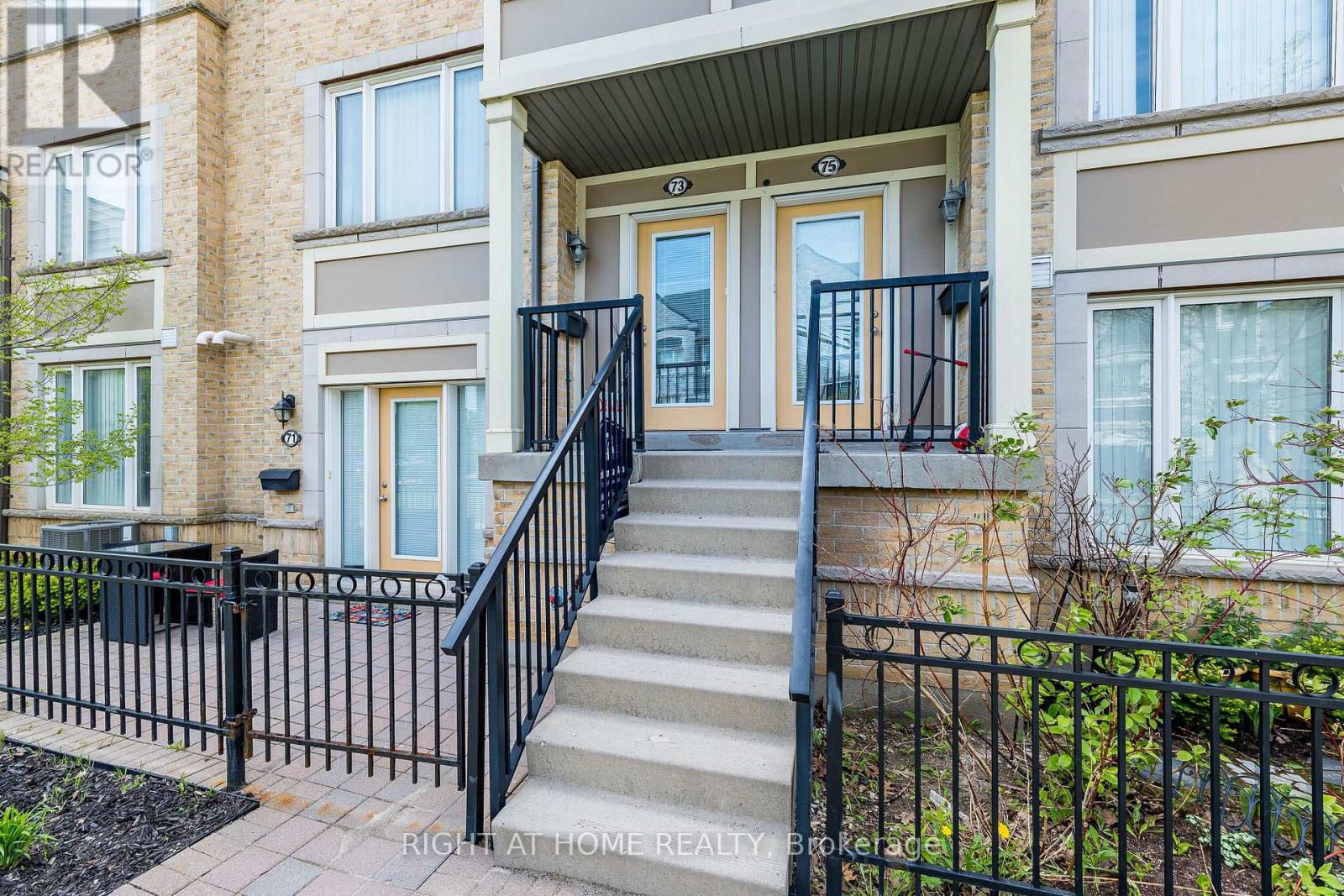 Row / Townhouse for Sale in 73 - 5650 WINSTON CHURCHILL BOULEVARD W|Mississauga (Churchill Meadows), Ontario L5M0L7 2