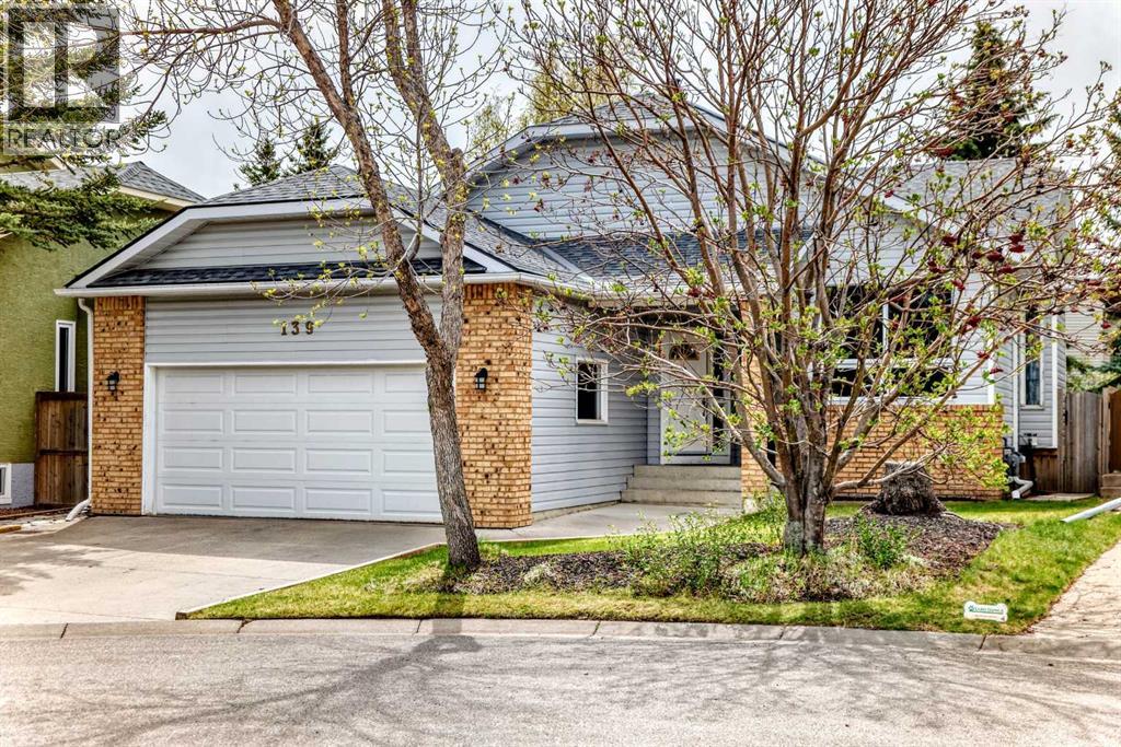 House for Sale in 139 Wood Valley Bay SW|Calgary, Alberta T2W5Y2