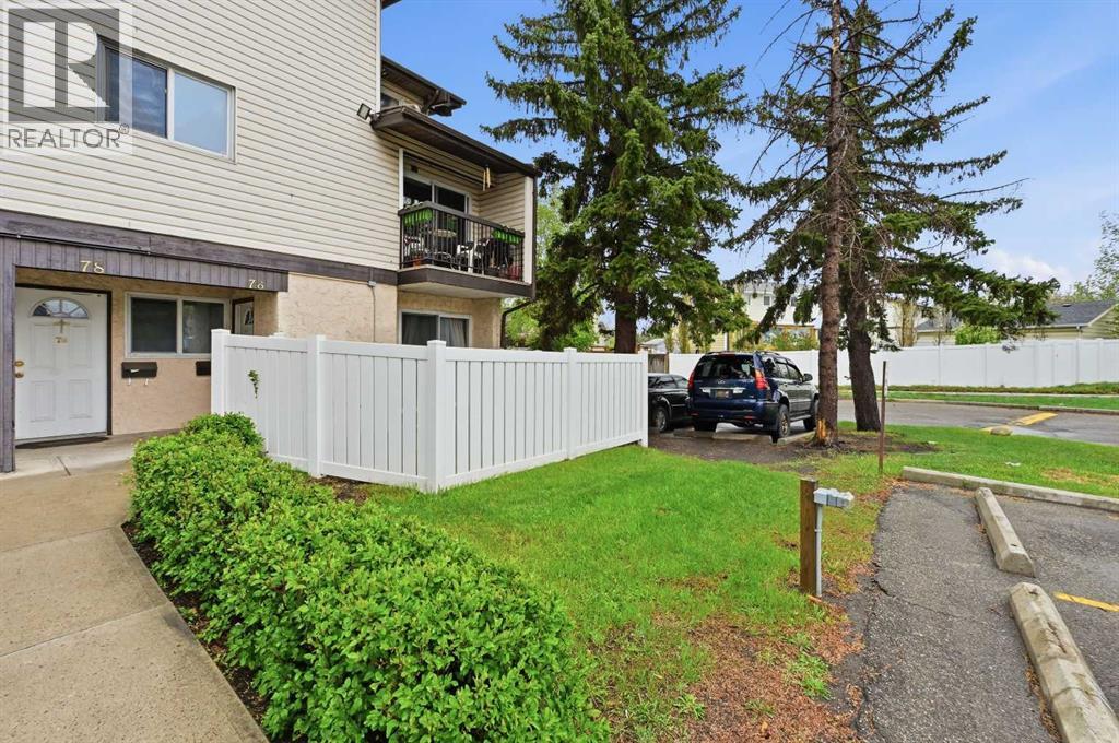 Row / Townhouse for Sale in 76, 3745 Fonda Way SE|Calgary, Alberta T2A5W7