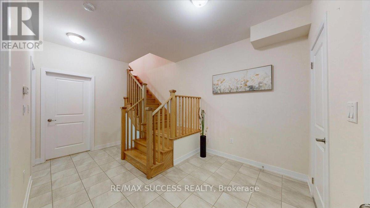 Row / Townhouse for Sale in 3077 WELSMAN GARDENS|Oakville (JC Joshua Creek), Ontario L6H7Z2 4